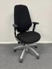 RH Logic 400 met 8E (zw) armleggers 76354