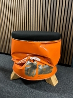 C-Barrel met poten en zitkussen (showroommodel)