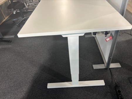 ACTIE! Bureau zit/sta 180x80cm elektrisch verstelbaar (gebruikt) 