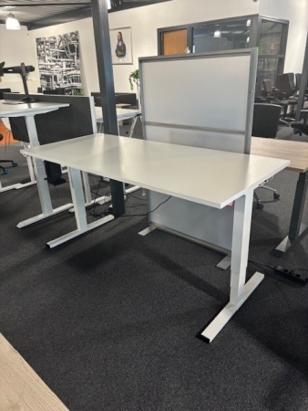 ACTIE! Bureau zit/sta 160x80cm elektrisch verstelbaar (gebruikt)