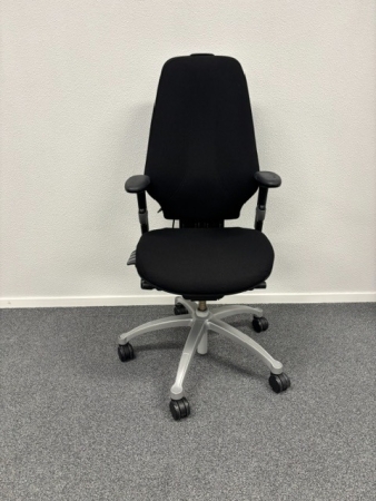 RH Logic 400 met 8E (zw) armleggers