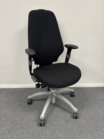 RH Logic 400 met 8E (zw) armleggers