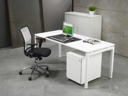 Vrijstaande bureautafel Q-bic 80x60cm