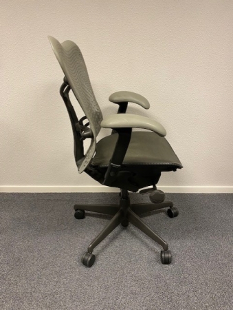 Herman Miller Mirra 