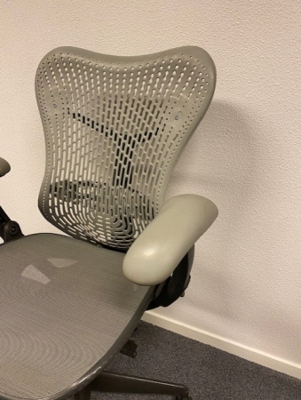 Herman Miller Mirra 