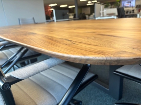 Vergadertafel 350x180 massief noten! 