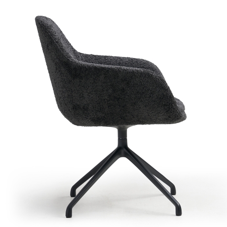 Design fauteuil met armleuningen