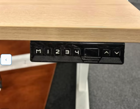 Bureau zit/sta elektrisch verstelbaar (jong gebruikt)